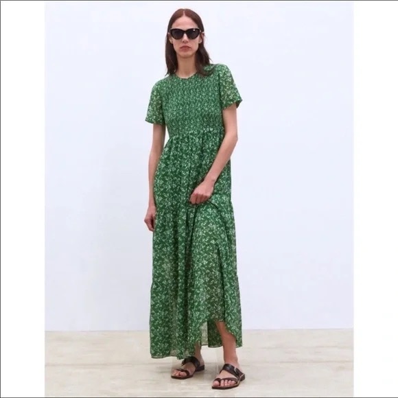 💚Zara💚Size USA M Gorgeous green smocked tiered maxi dress - Picture 2 of 6